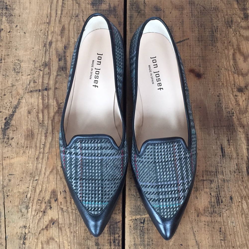 Embroidered flats